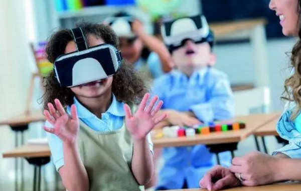 1547861849796600.jpg 配图4 5G+VR在未来的发展是很可观.jpg