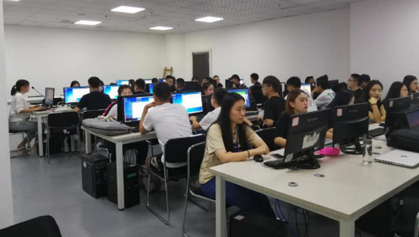 1561364917316554.jpg 配图4 西北工业大学明德学院艺术与设计学院学生到我司实训.jpg